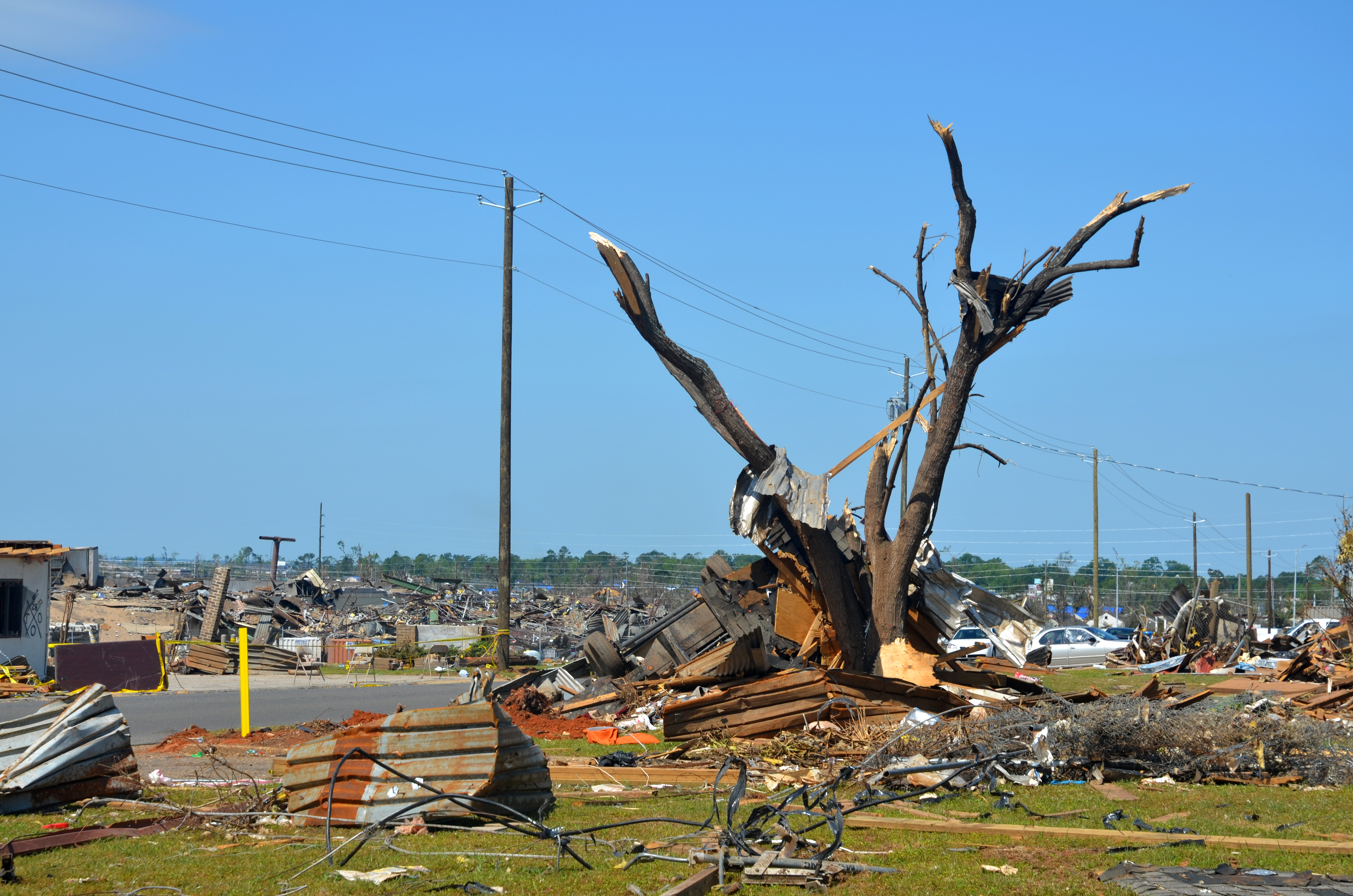Tornado destruction, Tuscaloosa, AL