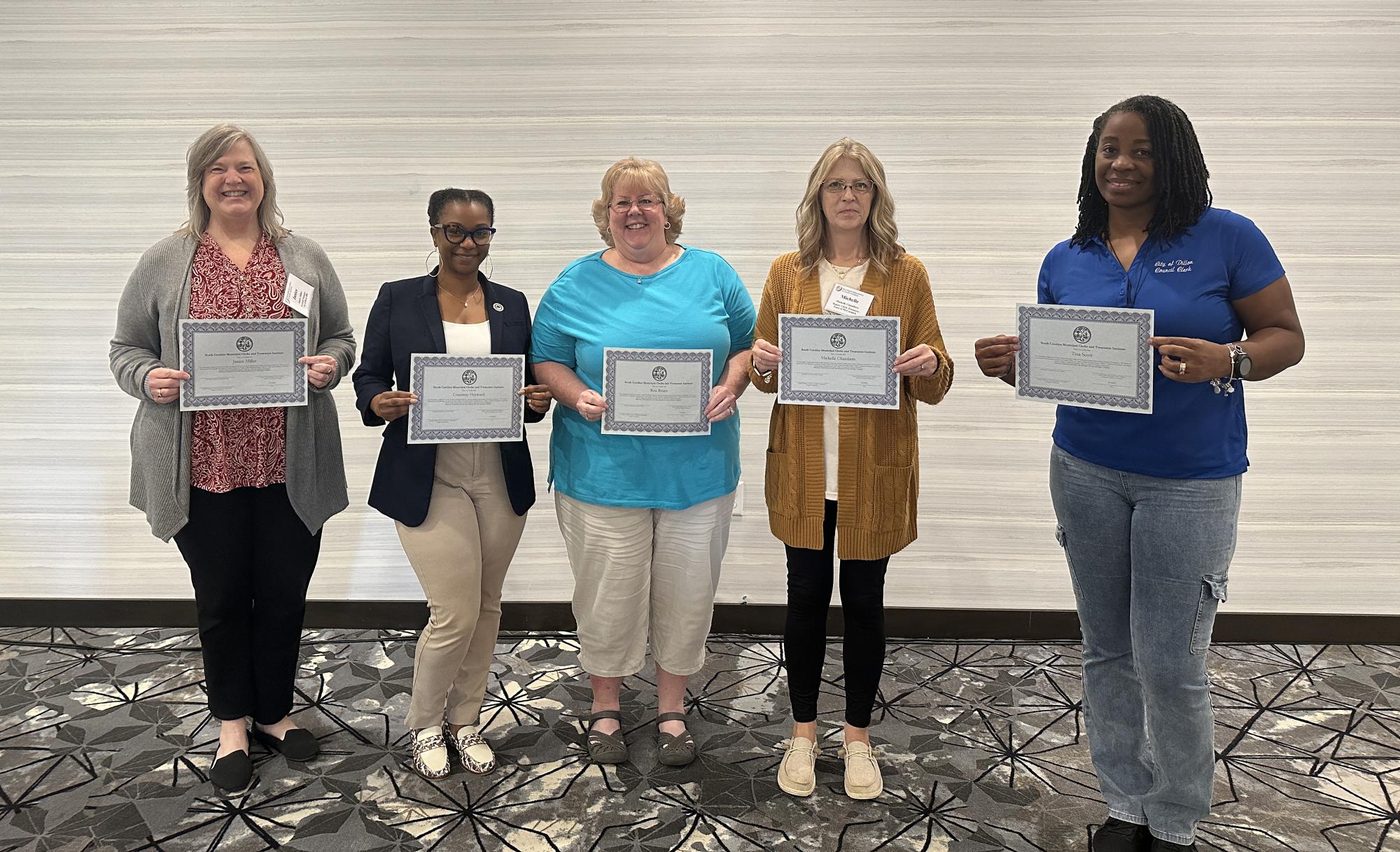 Municipal Clerks and Treasurers Institute Recognizes 5 Graduates