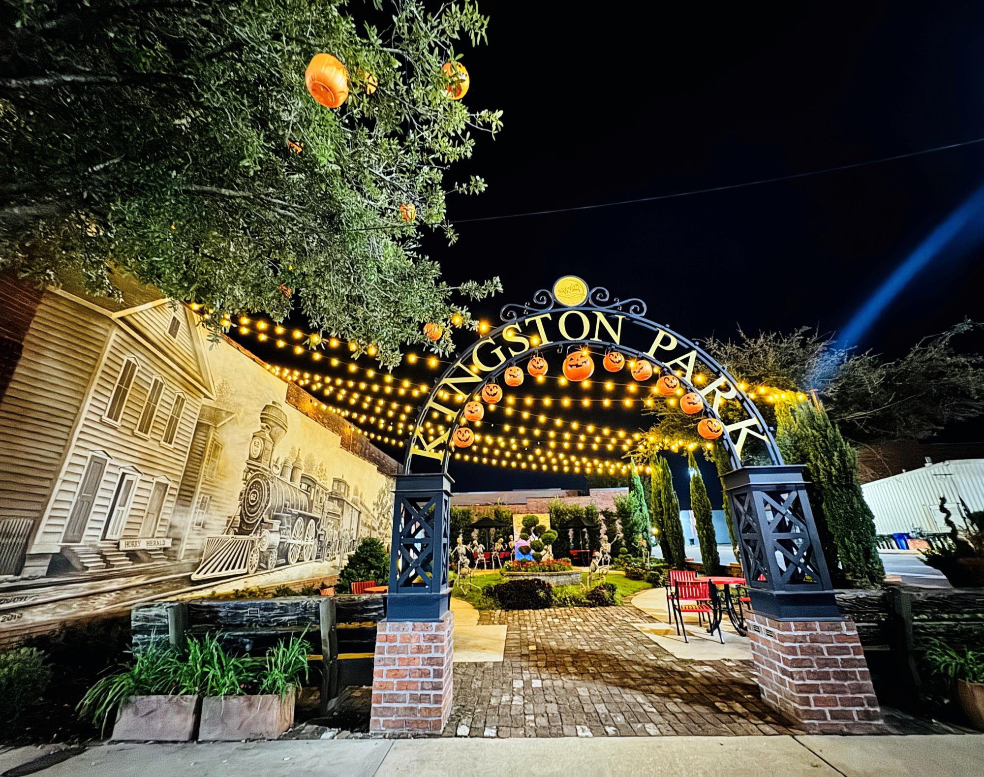 Holiday Decor Gets Cities in the Spirit